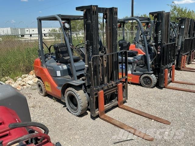 Toyota 8FGU25 Sonstige Baumaschinen