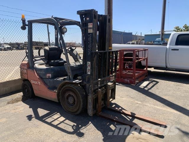 Toyota 8FGU25 Sonstige Baumaschinen