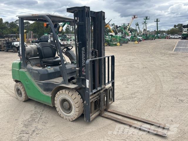 Toyota 8FGU25 Andere Gabelstapler