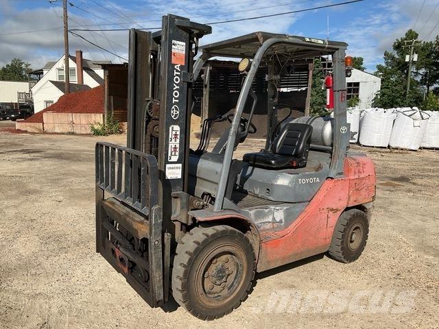 Toyota 8FGU30 Sonstige Baumaschinen