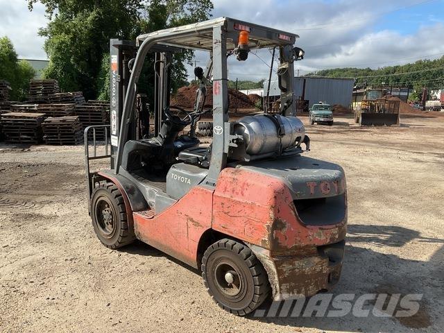 Toyota 8FGU30 Sonstige Baumaschinen