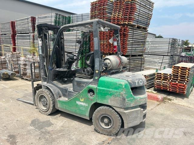 Toyota 8FGU30 Sonstige Baumaschinen