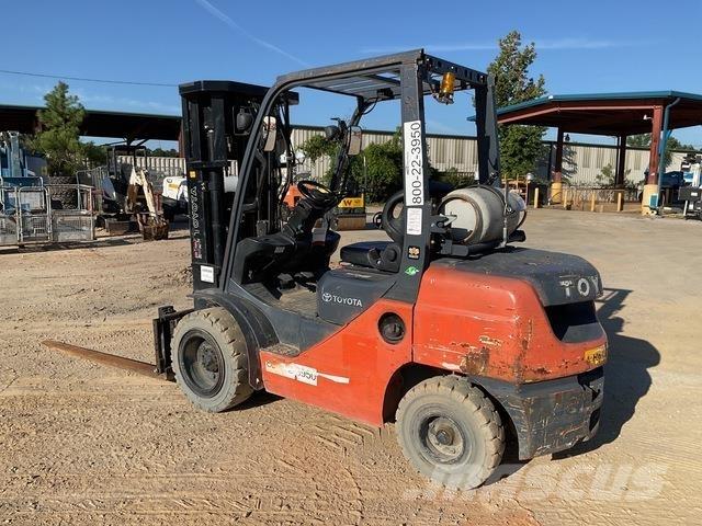 Toyota 8FGU30 Sonstige Baumaschinen