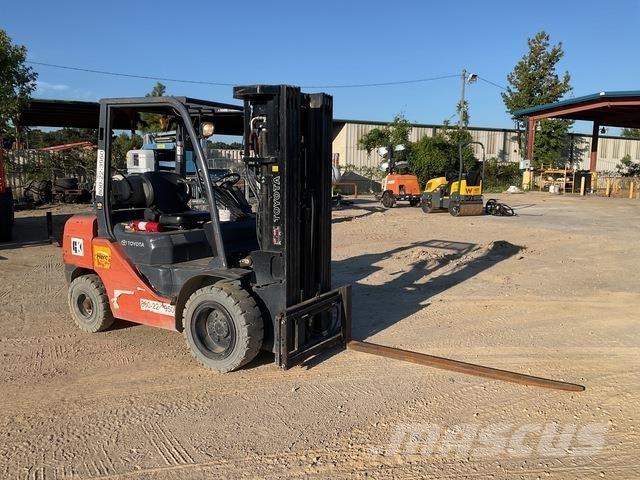 Toyota 8FGU30 Sonstige Baumaschinen