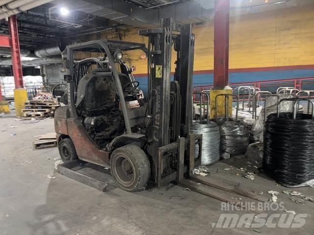 Toyota 8FGU32 Sonstige Baumaschinen