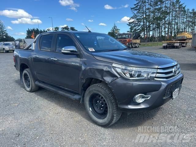 Toyota HiLux Pickup/Pritschenwagen