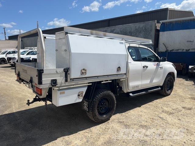 Toyota HiLux Andere Transporter