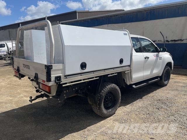 Toyota HiLux Andere Transporter