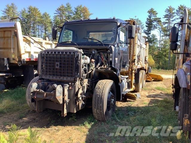 Volvo VHD Schneeschilde und -pflüge