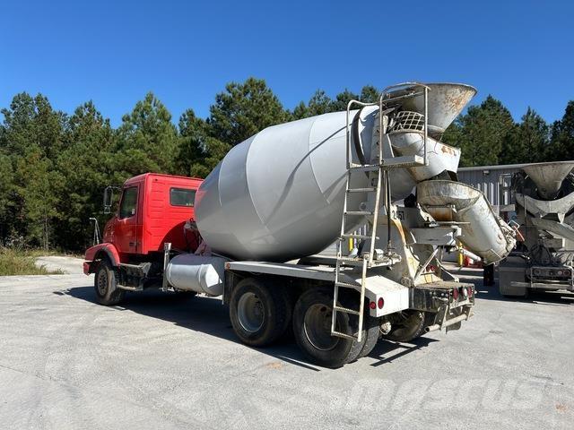 Volvo VHD64B Andere Fahrzeuge