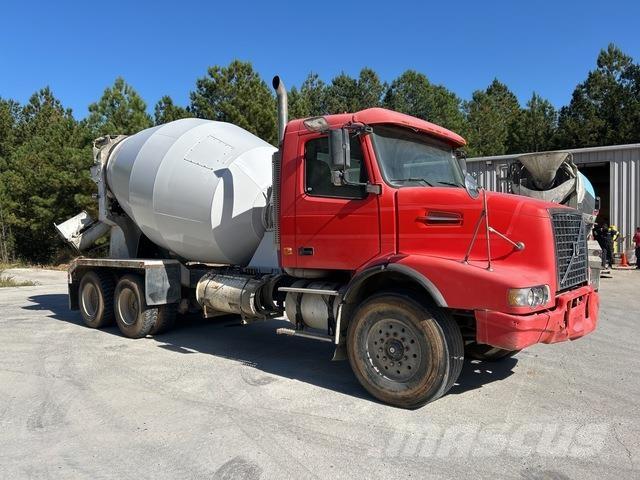 Volvo VHD64B Andere Fahrzeuge