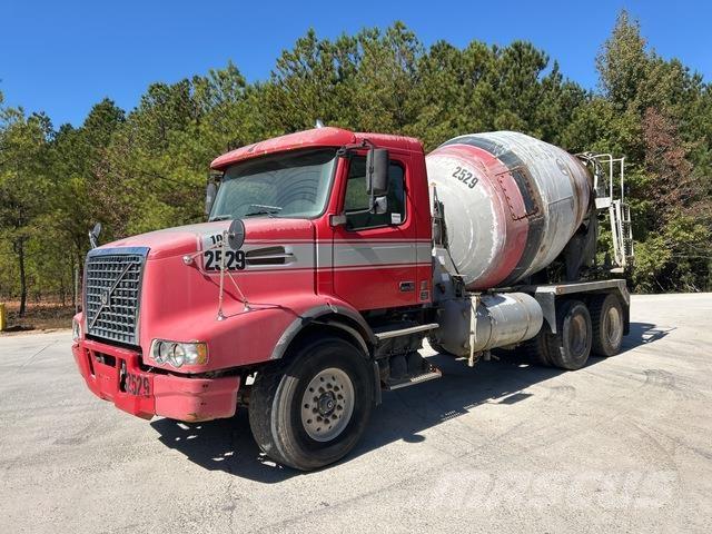 Volvo VHD64B Andere Fahrzeuge