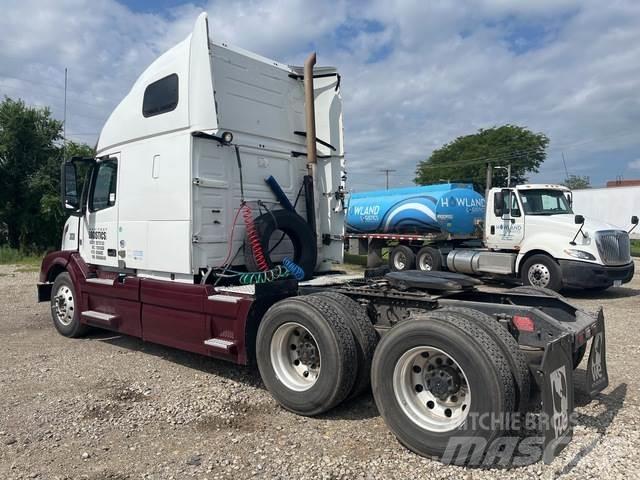 Volvo VNL Sattelzugmaschinen