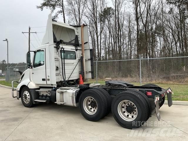 Volvo VNL Sattelzugmaschinen