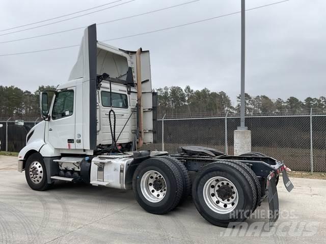 Volvo VNL Sattelzugmaschinen