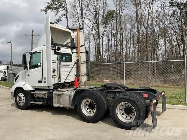Volvo VNL Sattelzugmaschinen