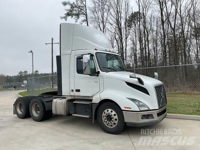 Volvo VNL Sattelzugmaschinen
