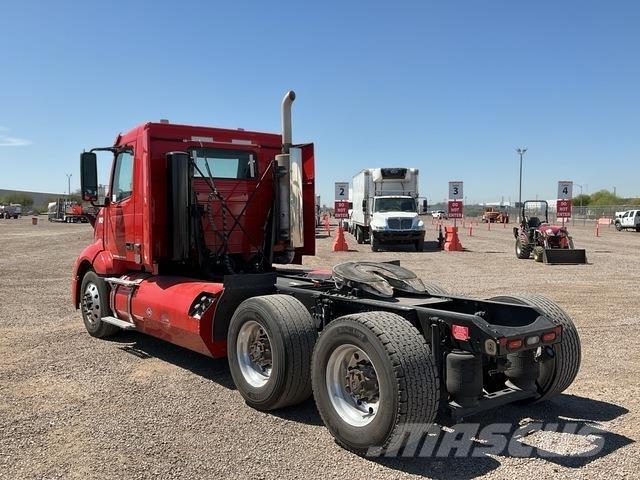 Volvo VNL Sattelzugmaschinen