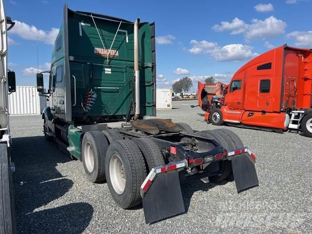 Volvo VNL Sattelzugmaschinen