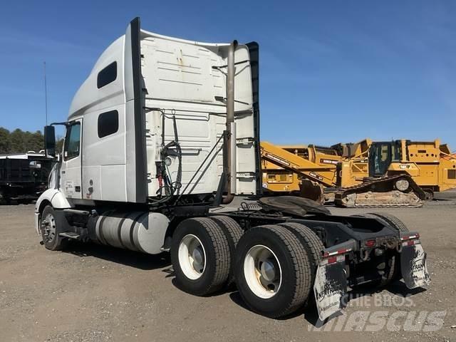 Volvo VNL Sattelzugmaschinen
