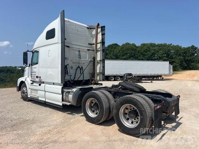 Volvo VNL Sattelzugmaschinen