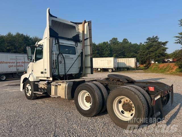 Volvo VNL Sattelzugmaschinen