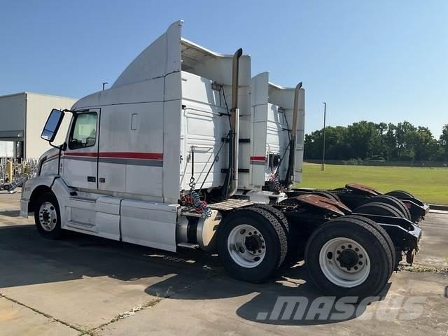 Volvo VNL Sattelzugmaschinen