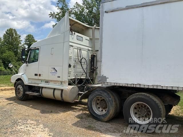 Volvo VNL Sattelzugmaschinen