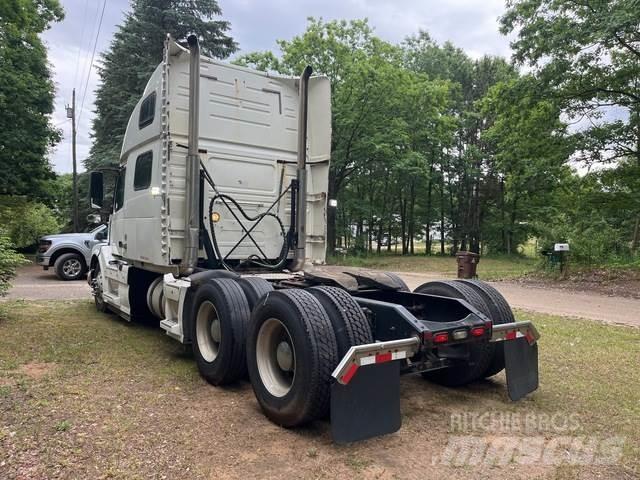 Volvo VNL Sattelzugmaschinen
