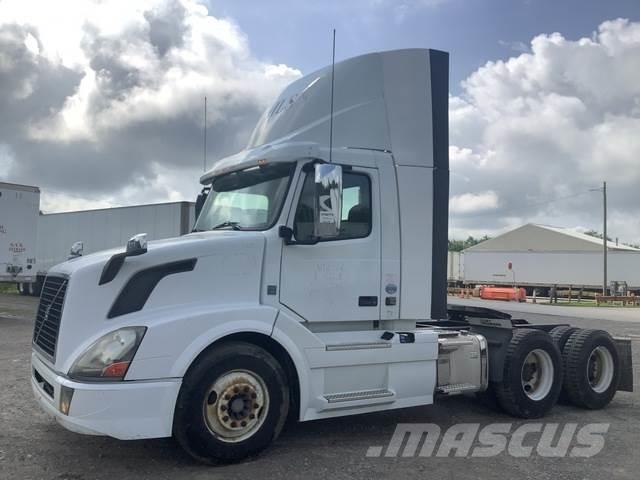 Volvo VNL Sattelzugmaschinen