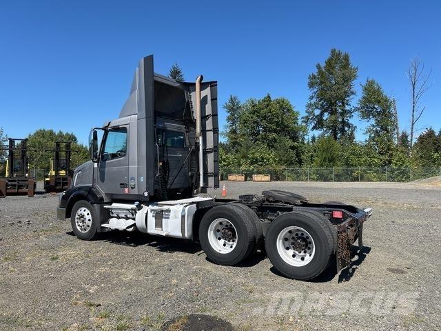 Volvo VNL Sattelzugmaschinen