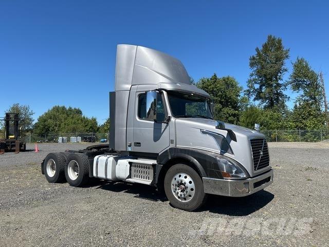 Volvo VNL Sattelzugmaschinen