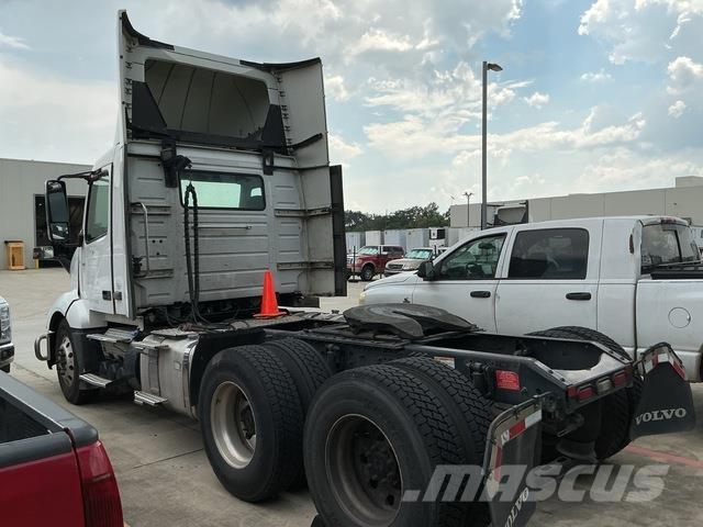 Volvo VNL Sattelzugmaschinen