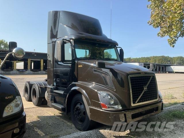 Volvo VNL Sattelzugmaschinen