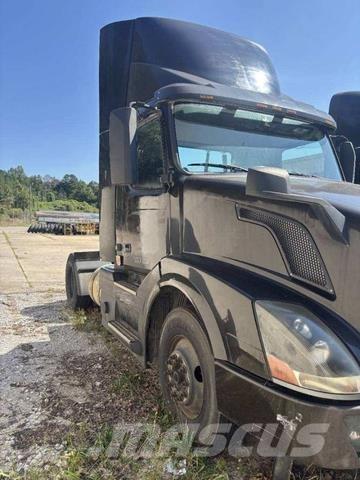 Volvo VNL Sattelzugmaschinen