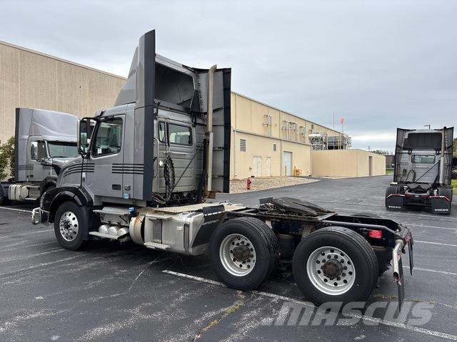 Volvo VNL Sattelzugmaschinen