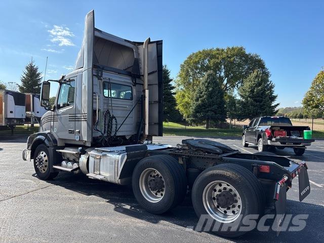 Volvo VNL Sattelzugmaschinen