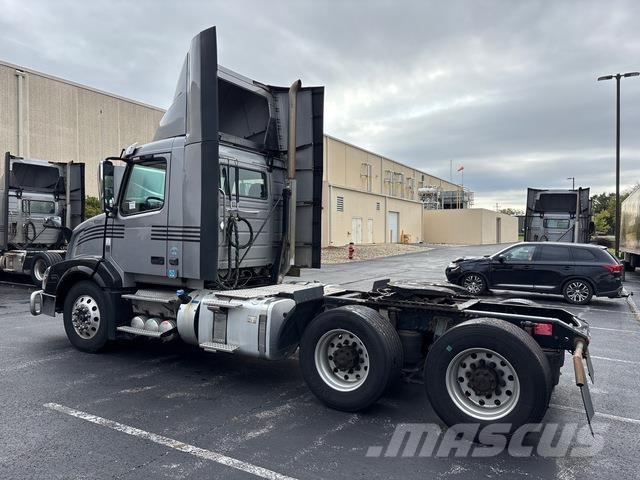 Volvo VNL Sattelzugmaschinen