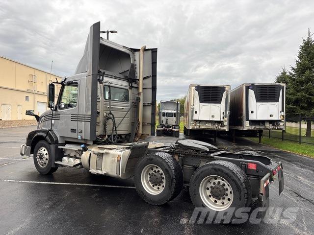 Volvo VNL Sattelzugmaschinen