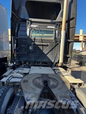 Volvo VNL Sattelzugmaschinen