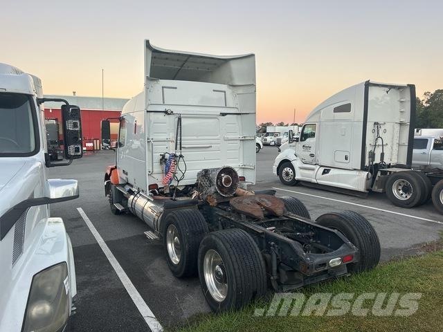 Volvo VNL Sattelzugmaschinen