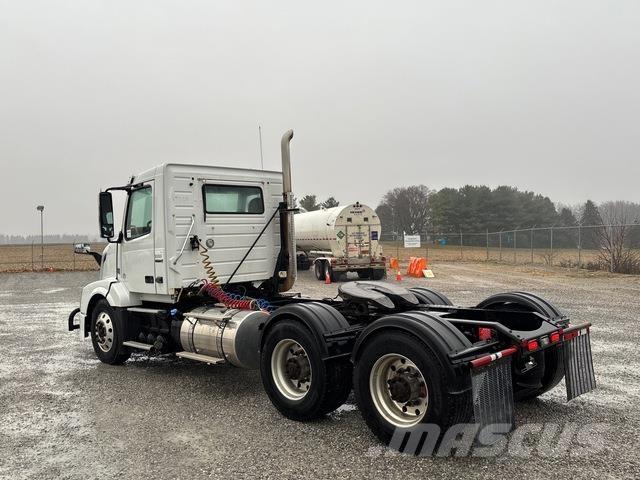 Volvo VNL Sattelzugmaschinen