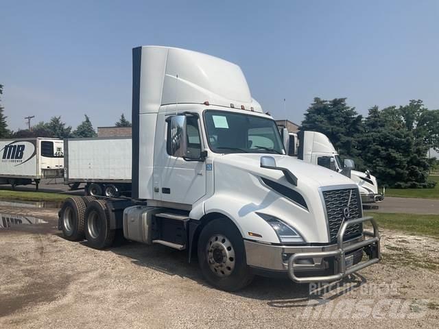 Volvo VNL 300 Sattelzugmaschinen