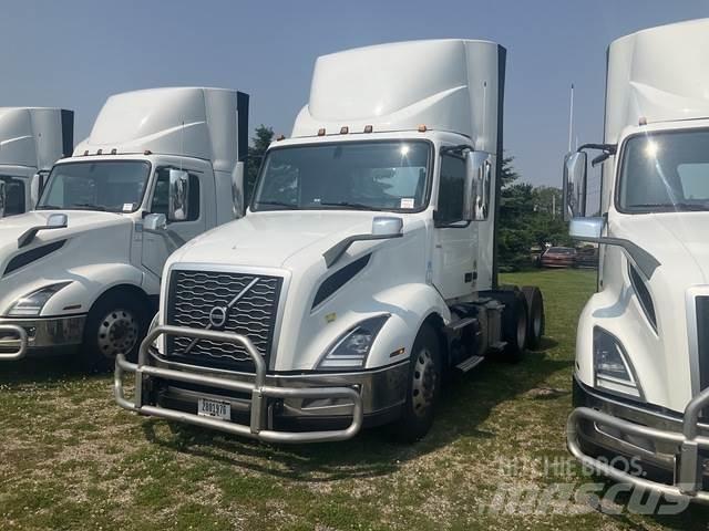 Volvo VNL 300 Sattelzugmaschinen