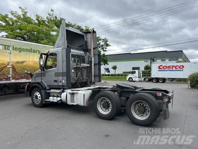 Volvo VNL 300 Sattelzugmaschinen