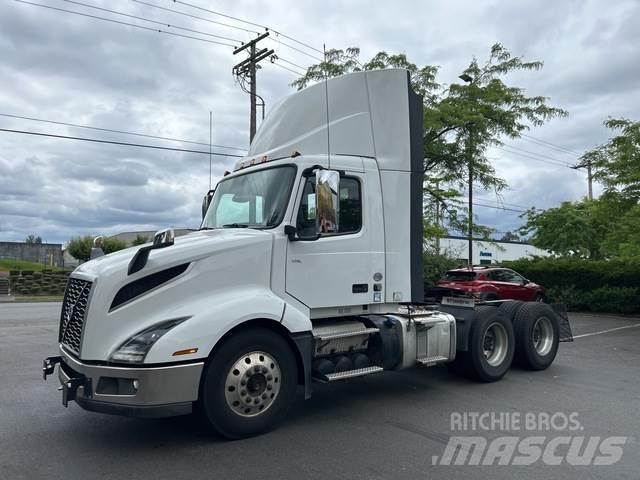 Volvo VNL 300 Sattelzugmaschinen