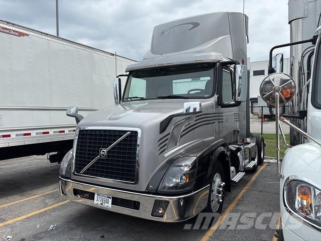Volvo VNL 300 Sattelzugmaschinen