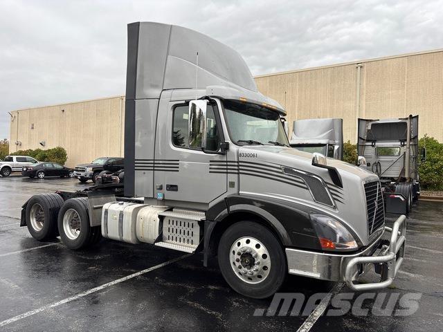 Volvo VNL 300 Sattelzugmaschinen