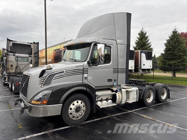 Volvo VNL 300 Sattelzugmaschinen