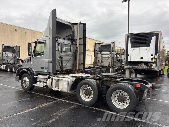 Volvo VNL 300 Sattelzugmaschinen